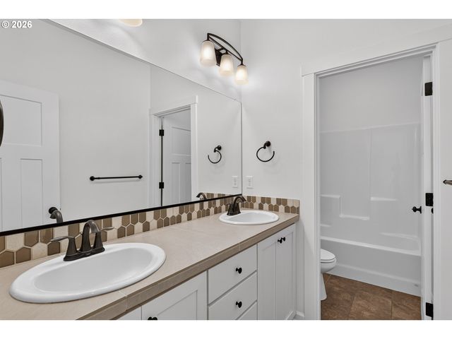 7903 Ne 174TH Ave, Vancouver, WA 98682
