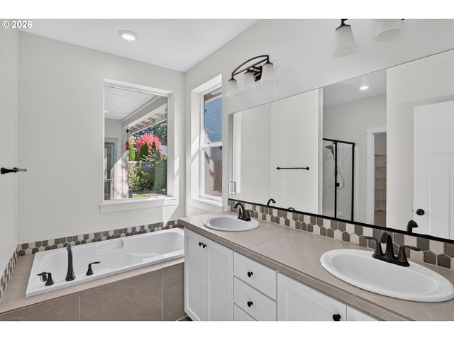 7903 Ne 174TH Ave, Vancouver, WA 98682