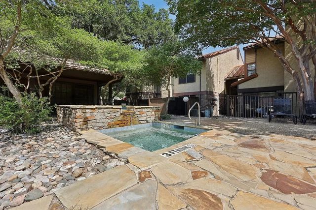 5757 E University Boulevard 22B, Dallas, TX 75206