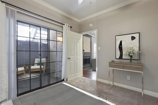 5757 E University Boulevard 22B, Dallas, TX 75206