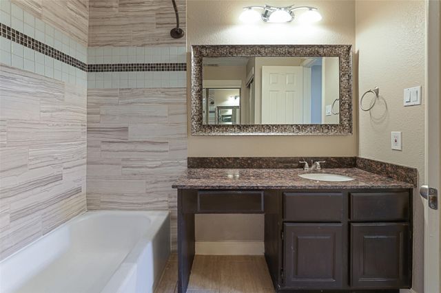 5757 E University Boulevard 22B, Dallas, TX 75206
