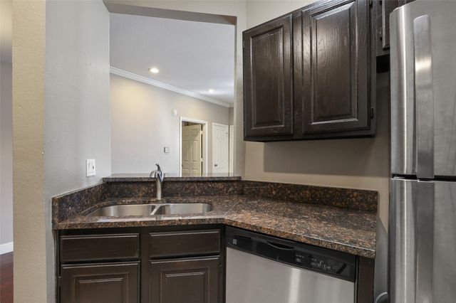5757 E University Boulevard 22B, Dallas, TX 75206