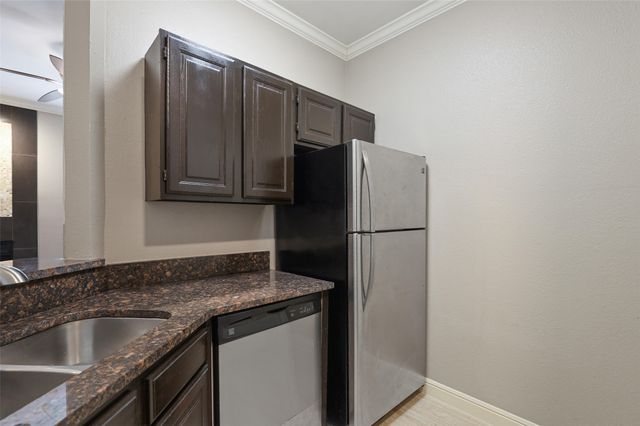 5757 E University Boulevard 22B, Dallas, TX 75206