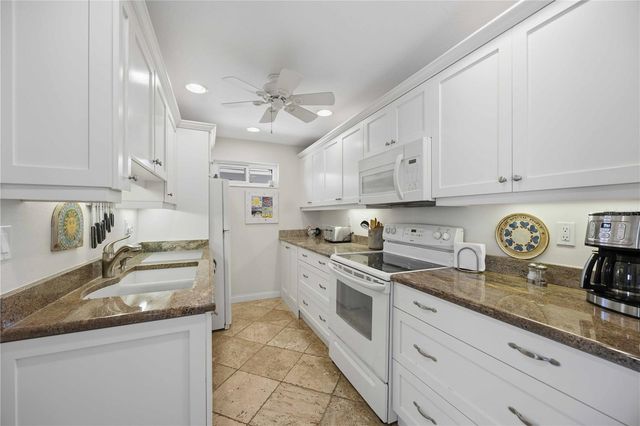 6005 MIDNIGHT PASS ROAD N4, Sarasota, FL 34242