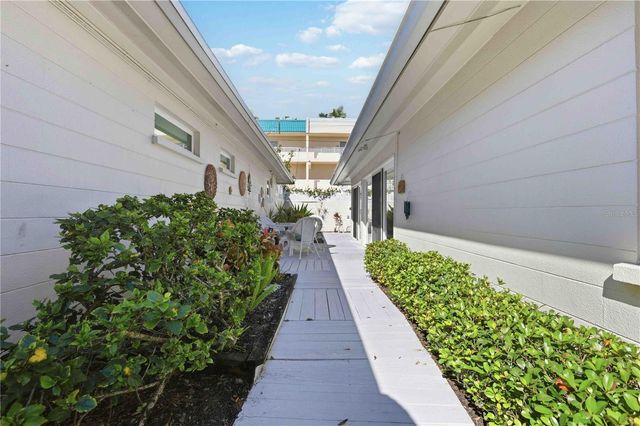 6005 MIDNIGHT PASS ROAD N4, Sarasota, FL 34242