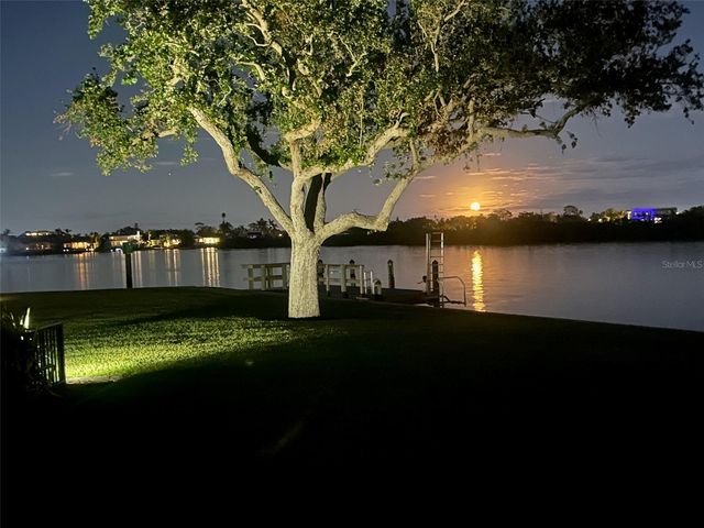 6005 MIDNIGHT PASS ROAD N4, Sarasota, FL 34242