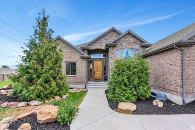 13807 S ASHERWOODS CV, Bluffdale, UT 84065