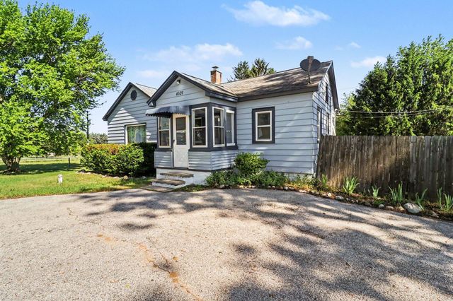 6520 W Johnson Road, Shelby, MI 49455