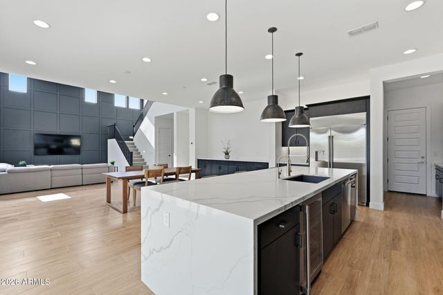 1928 E VILLA LINDA Drive, Phoenix, AZ 85024