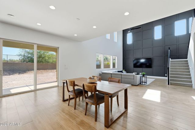 1928 E VILLA LINDA Drive, Phoenix, AZ 85024