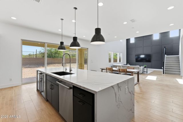 1928 E VILLA LINDA Drive, Phoenix, AZ 85024