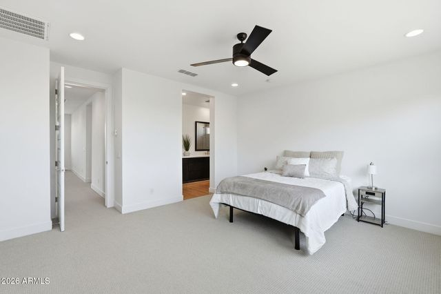 1928 E VILLA LINDA Drive, Phoenix, AZ 85024