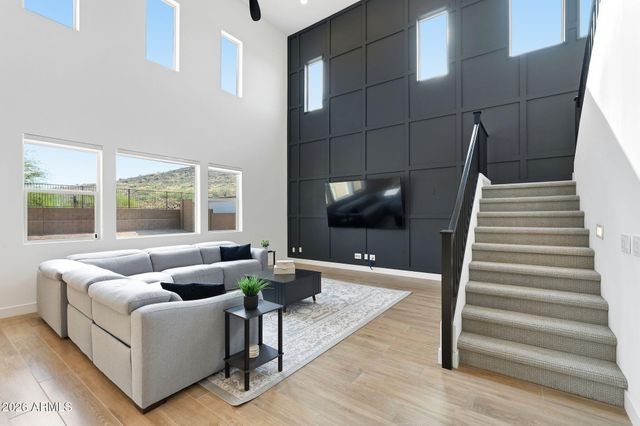1928 E VILLA LINDA Drive, Phoenix, AZ 85024