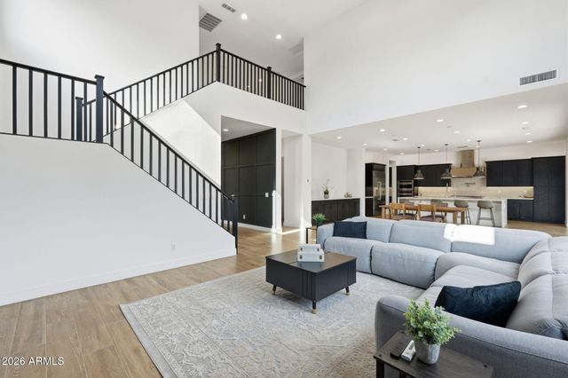 1928 E VILLA LINDA Drive, Phoenix, AZ 85024