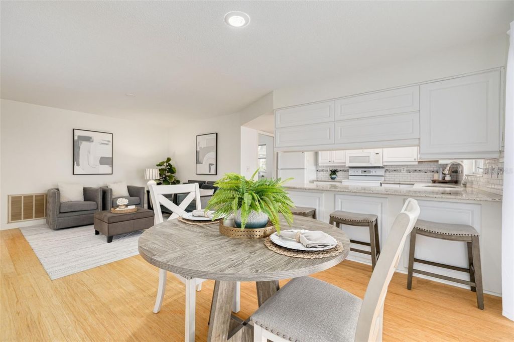 Image 9 of property listing at 3301 SAN GABRIEL STREET, Clearwater, FL 33759