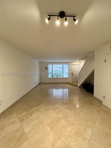 7803 SW 102nd Ln, Miami, FL 33156