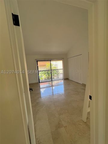 7803 SW 102nd Ln, Miami, FL 33156