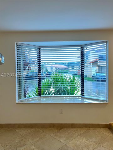 7803 SW 102nd Ln, Miami, FL 33156