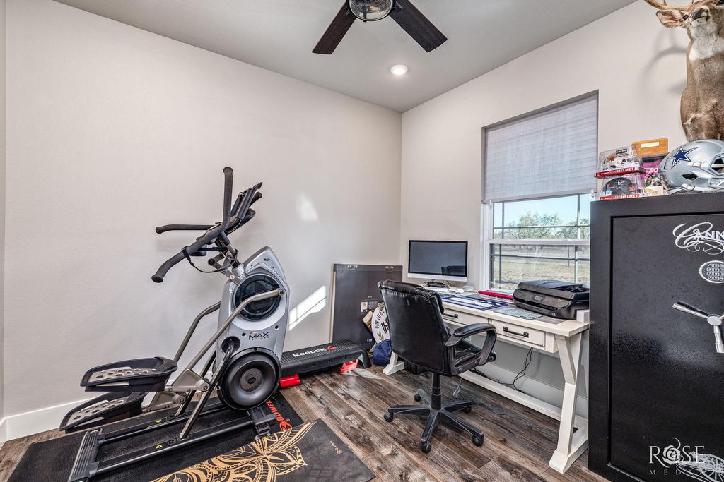 Image 4 of property listing at 3197 Buck Run, San Angelo, TX 76901