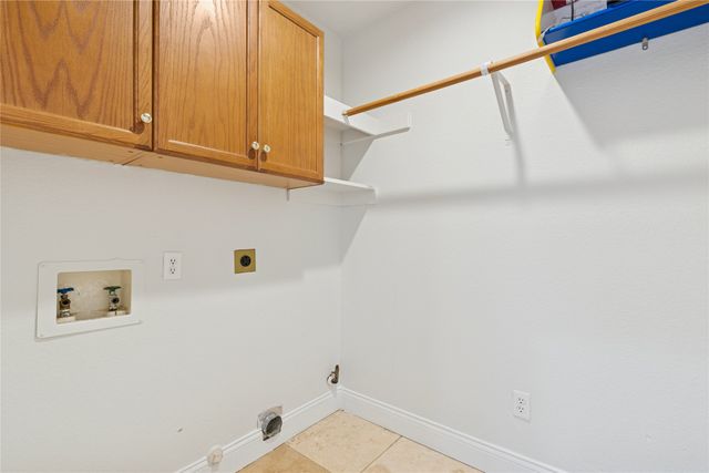 342 Stately Oak Lane, Lake Dallas, TX 75065