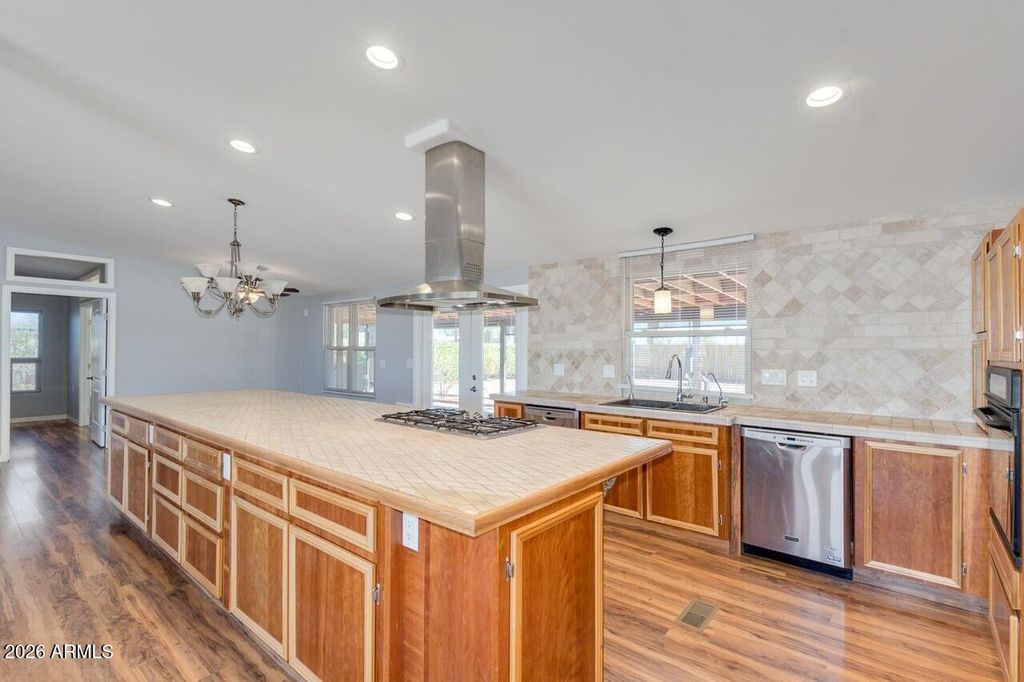 1415 W ROUNDUP Street, Apache Junction, AZ 85120 — photo 2