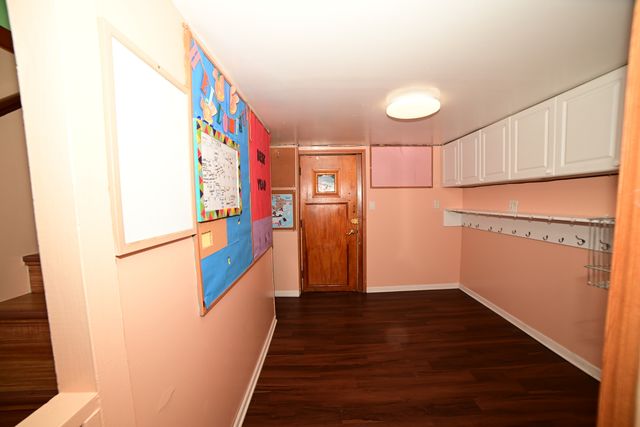 6211 N Nagle Avenue, Chicago, IL 60646