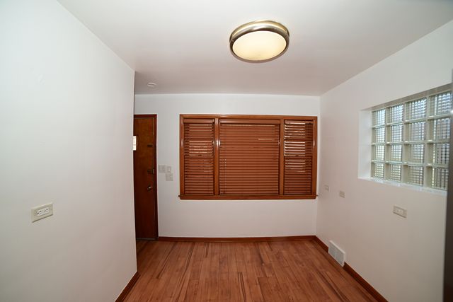 6211 N Nagle Avenue, Chicago, IL 60646