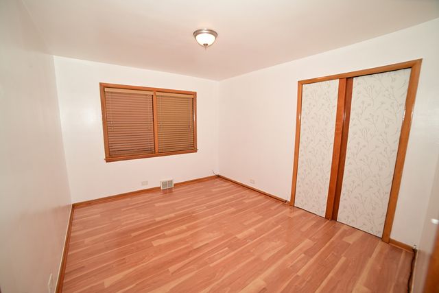 6211 N Nagle Avenue, Chicago, IL 60646