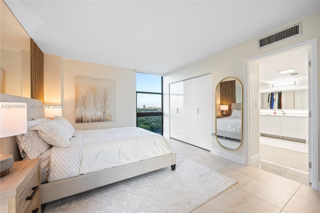 20379 W Country Club Drive 1239, Aventura, FL 33180