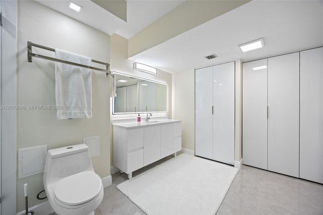 20379 W Country Club Drive 1239, Aventura, FL 33180
