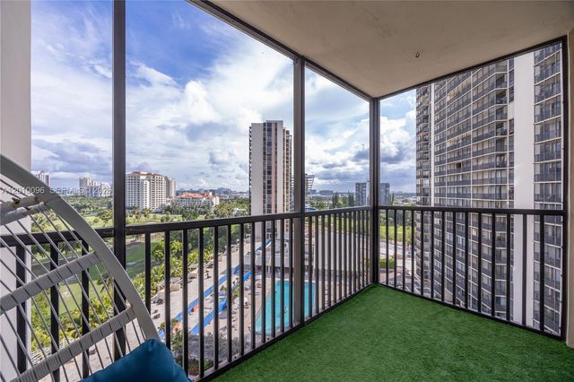 20379 W Country Club Drive 1239, Aventura, FL 33180