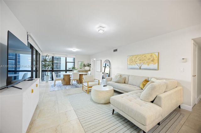 20379 W Country Club Drive 1239, Aventura, FL 33180