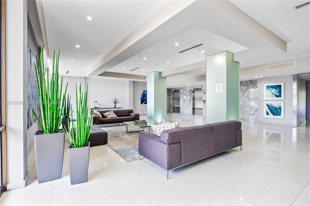 20379 W Country Club Drive 1239, Aventura, FL 33180
