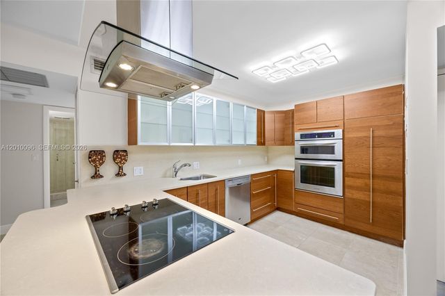 20379 W Country Club Drive 1239, Aventura, FL 33180