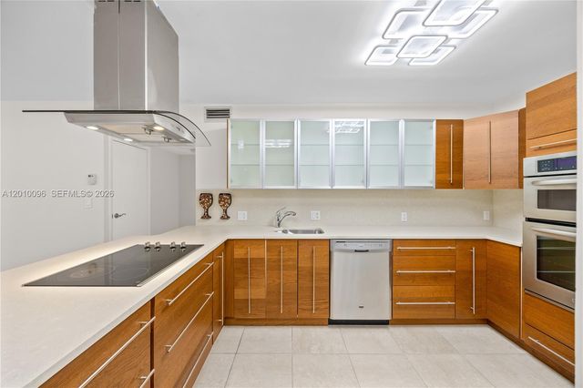 20379 W Country Club Drive 1239, Aventura, FL 33180