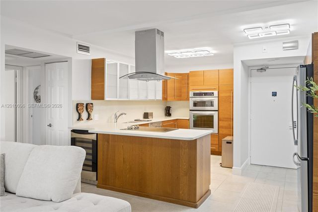 20379 W Country Club Drive 1239, Aventura, FL 33180