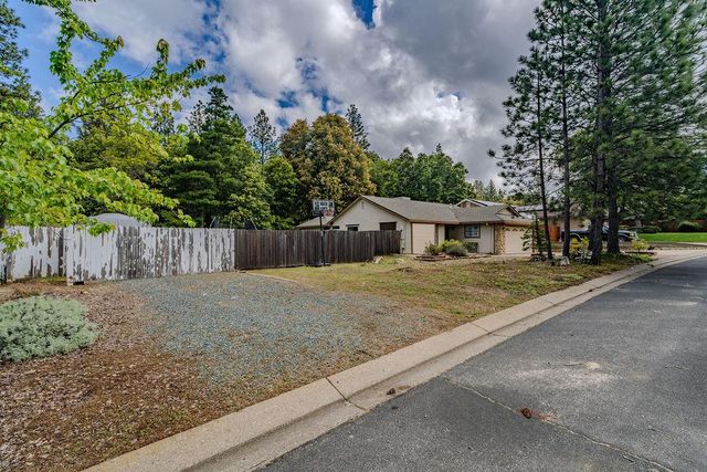 21551 Gayla Dr, Pine Grove, CA 95665
