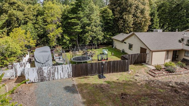 21551 Gayla Dr, Pine Grove, CA 95665