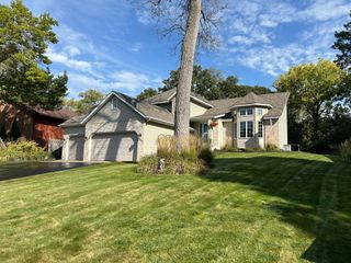 13425 Hillcrest Lane, Burnsville, MN 55337