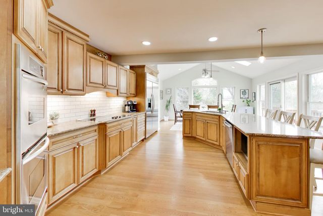 3137 HUNT RD, Oakton, VA 22124