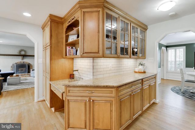 3137 HUNT RD, Oakton, VA 22124