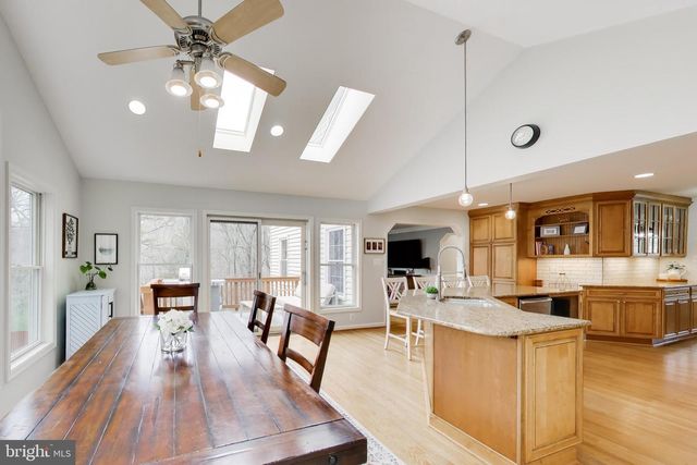 3137 HUNT RD, Oakton, VA 22124
