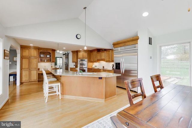 3137 HUNT RD, Oakton, VA 22124