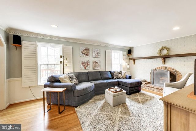 3137 HUNT RD, Oakton, VA 22124