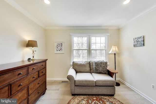 3137 HUNT RD, Oakton, VA 22124