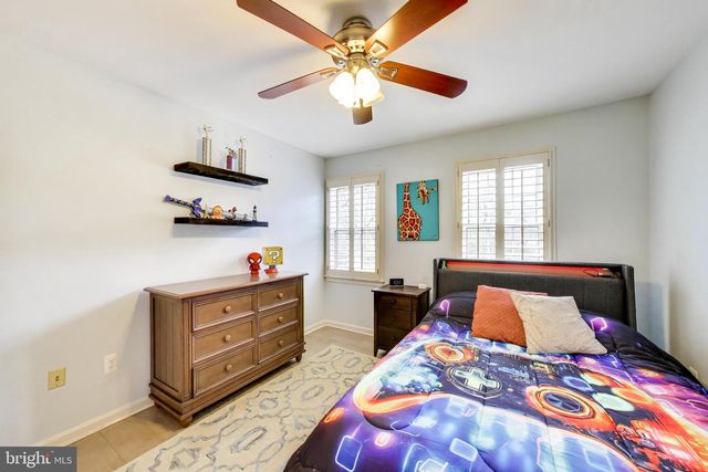 3137 HUNT RD, Oakton, VA 22124