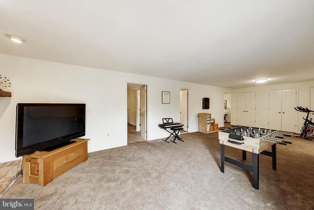 3137 HUNT RD, Oakton, VA 22124