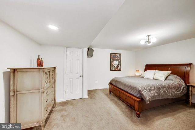 3137 HUNT RD, Oakton, VA 22124