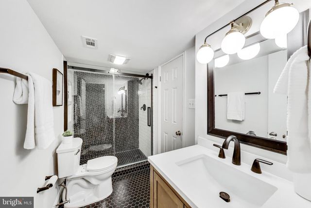 3137 HUNT RD, Oakton, VA 22124