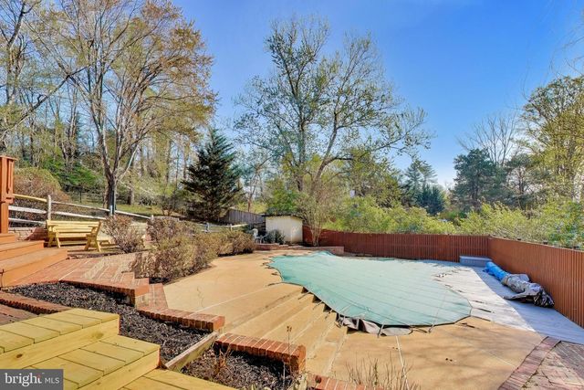 3137 HUNT RD, Oakton, VA 22124